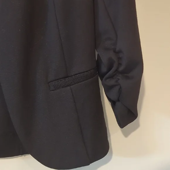 Candies Cropped Open Front Black Blazer, Size Large - Picture 5 of 5